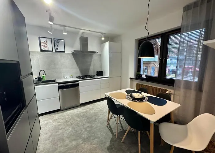 Apartment Na 102 - Z Widokiem Na Skocznie Narciarska, Serwis I Wypozyczalnia Nart Na Miejscu -20procent Dla Gosci Szczyrk